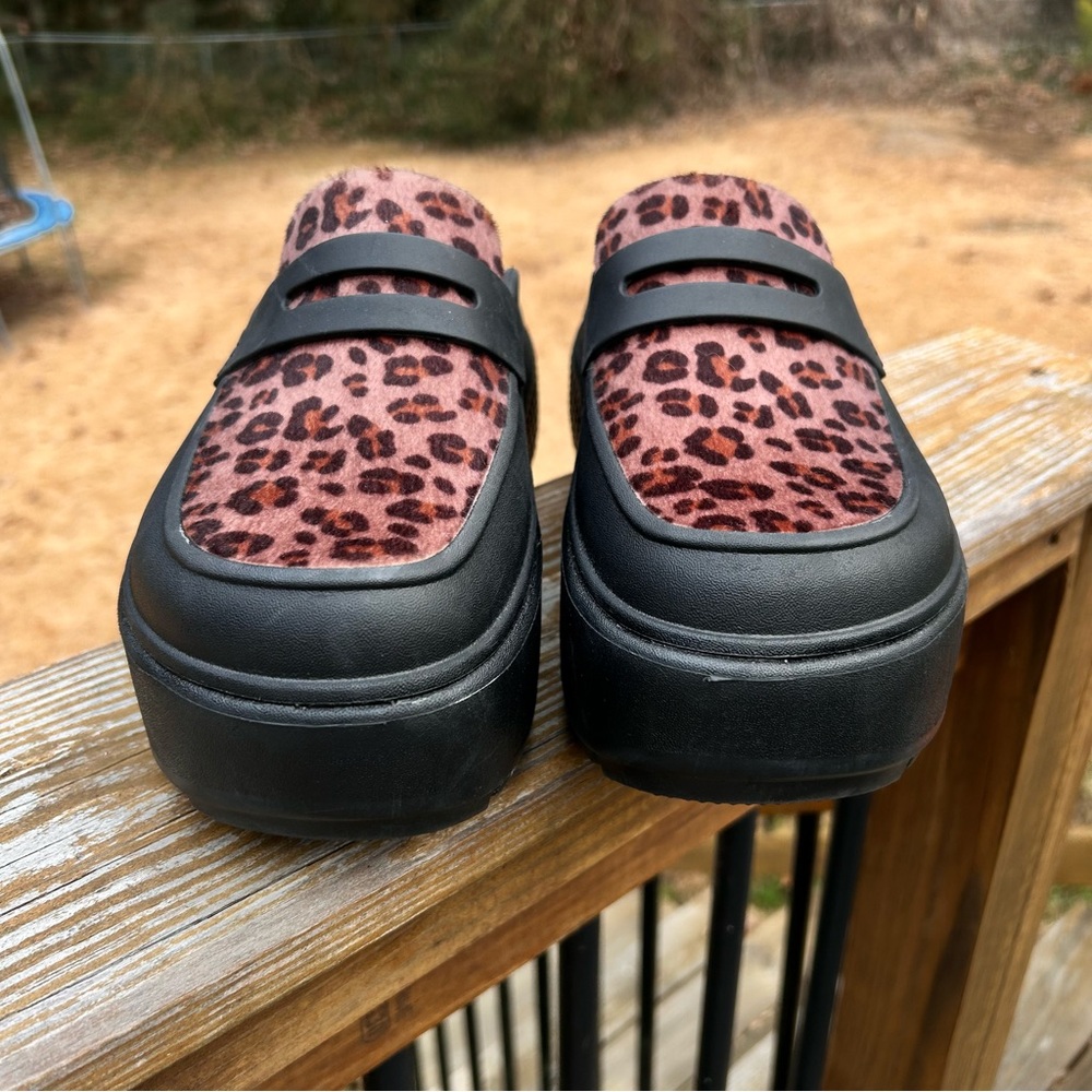 CROCS Women's Black and Leopard Platform Clogs - Picture 11 of 11